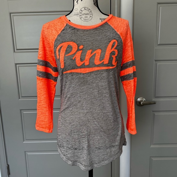 PINK Victoria's Secret Tops - 🌸 PINK T-Shirt 🌸